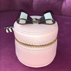 💕Rare💕 Henri Bendel Mini Ring Box